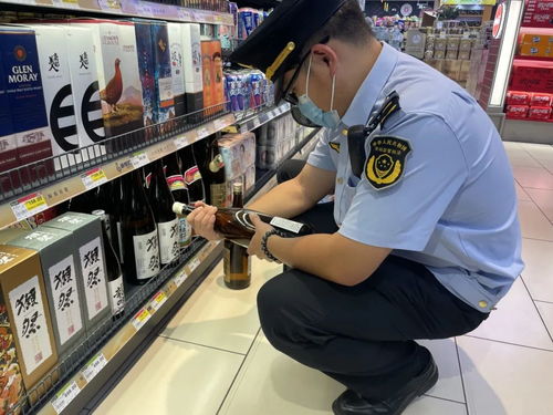 上海金山突擊檢查超市日料店，嚴(yán)防日本福島等地禁進(jìn)口食品流入市場(chǎng)